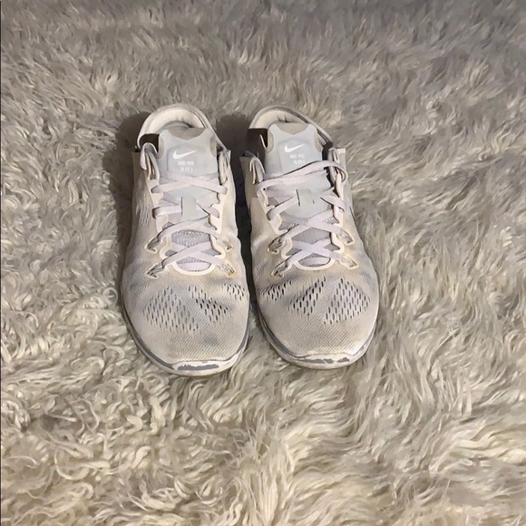 White Nike Free Run- 8.5 - Picture 2 of 3